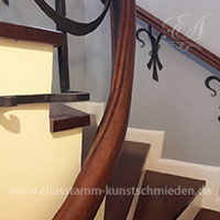 Geschmiedete Treppen mit Holzhandlauf # Art.-Nr. 02-01-07