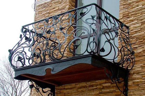 Außenbereich. Design Ideen: geschmiedete Geländergitter